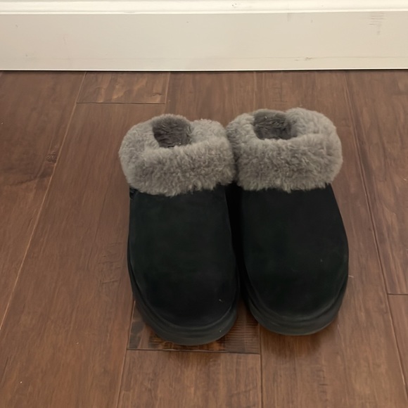 black fuzzy low ugg slippers(couldn’t find actual name) - Picture 3 of 5